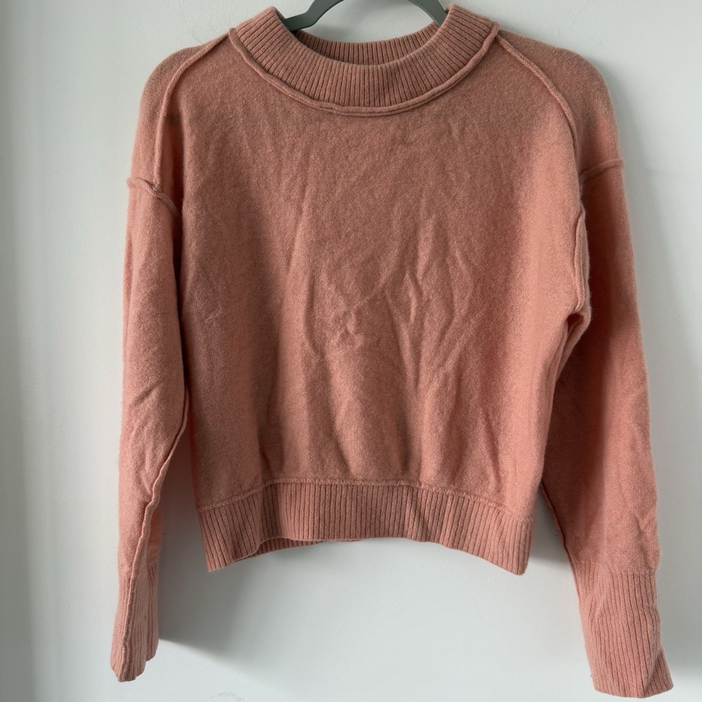 Free People 100% Cashmere Crew Neck Kora Sweater Fuzzy Soft Peachy Pink Sz S EUC